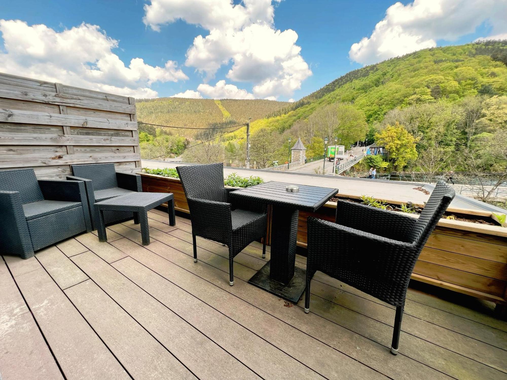 Au Sommet De La Cascade Hotel Stavelot Exterior foto